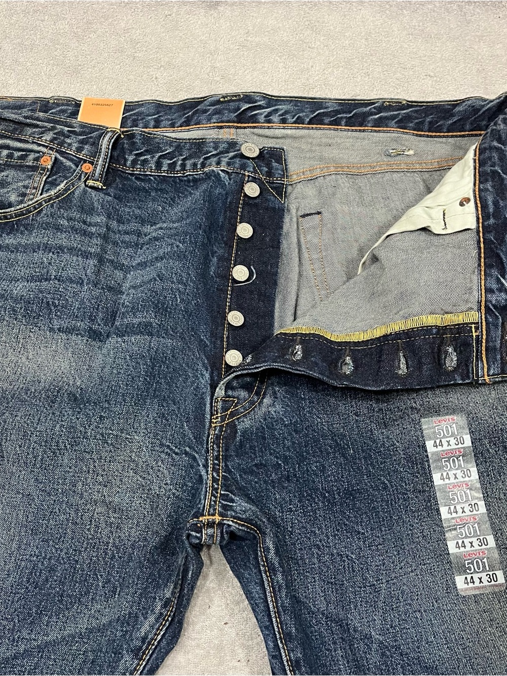 Levi's 559 Jeans Mens 44x30 (44x29 ACTUAL) Relaxed Straight Distressed Denim NEW